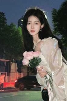 【Gl _Abo】Xuyên Không Thành Bạch Nguyệt Quang Độc Ác Trong Tiểu Thuyết